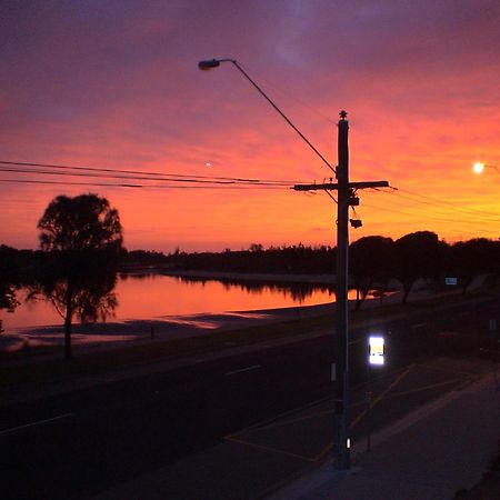 Heyfield Motel And Apartments Lakes Entrance Exteriör bild