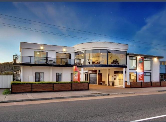 Heyfield Motel And Apartments Lakes Entrance Exteriör bild