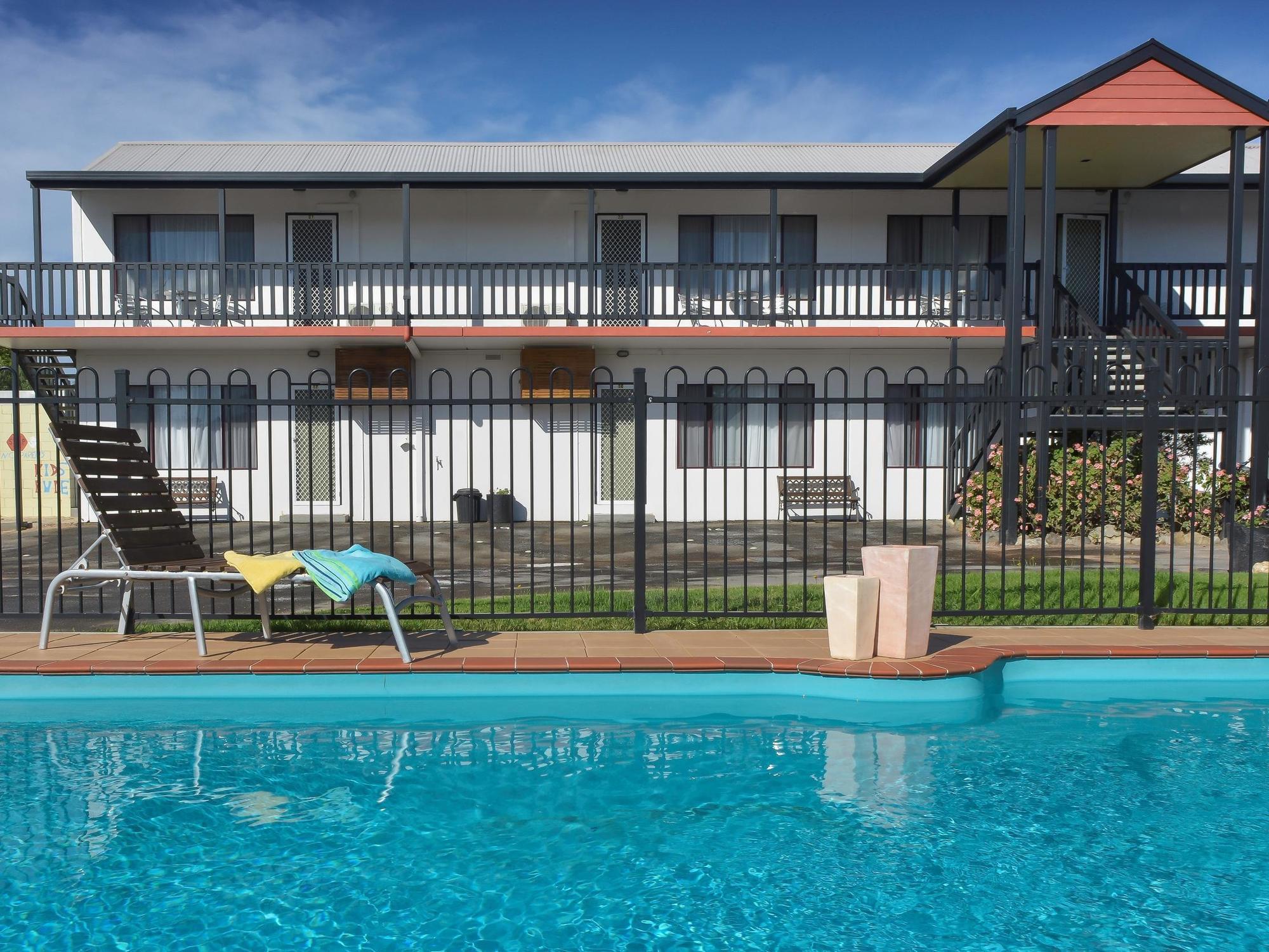 Heyfield Motel And Apartments Lakes Entrance Exteriör bild