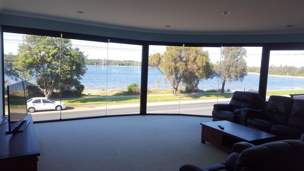 Heyfield Motel And Apartments Lakes Entrance Exteriör bild