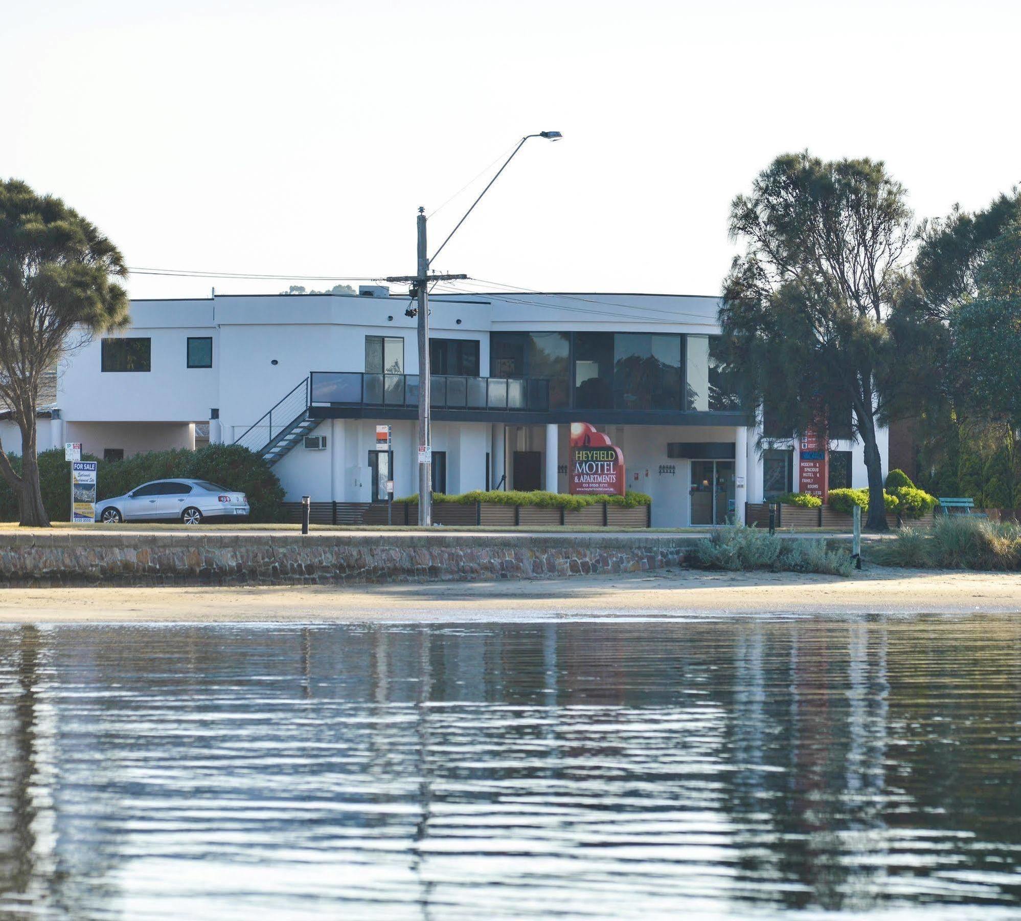 Heyfield Motel And Apartments Lakes Entrance Exteriör bild