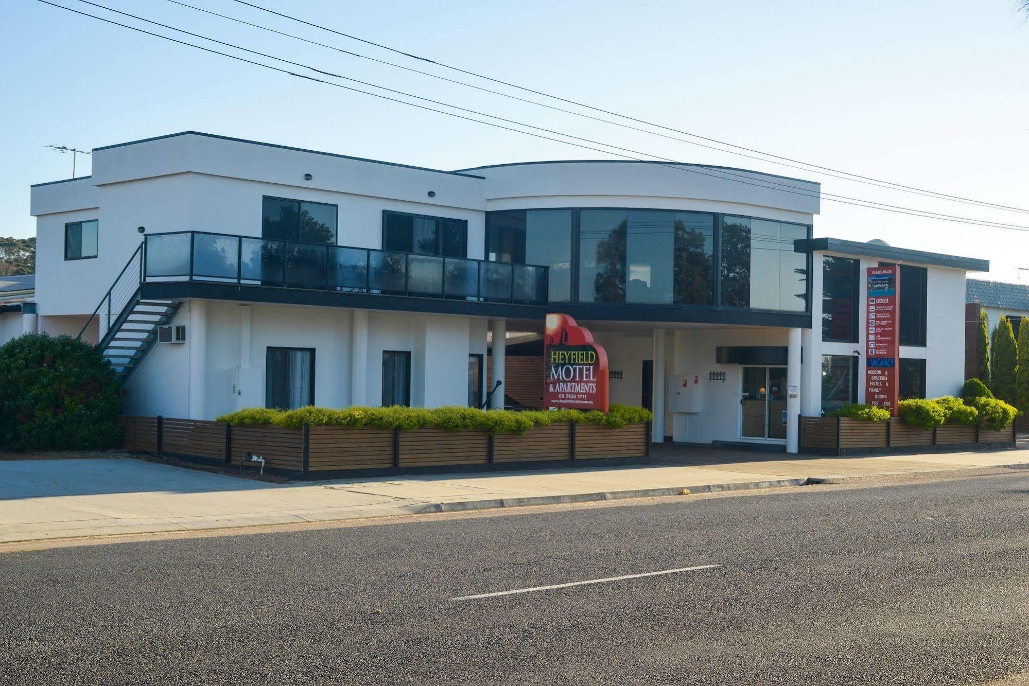 Heyfield Motel And Apartments Lakes Entrance Exteriör bild