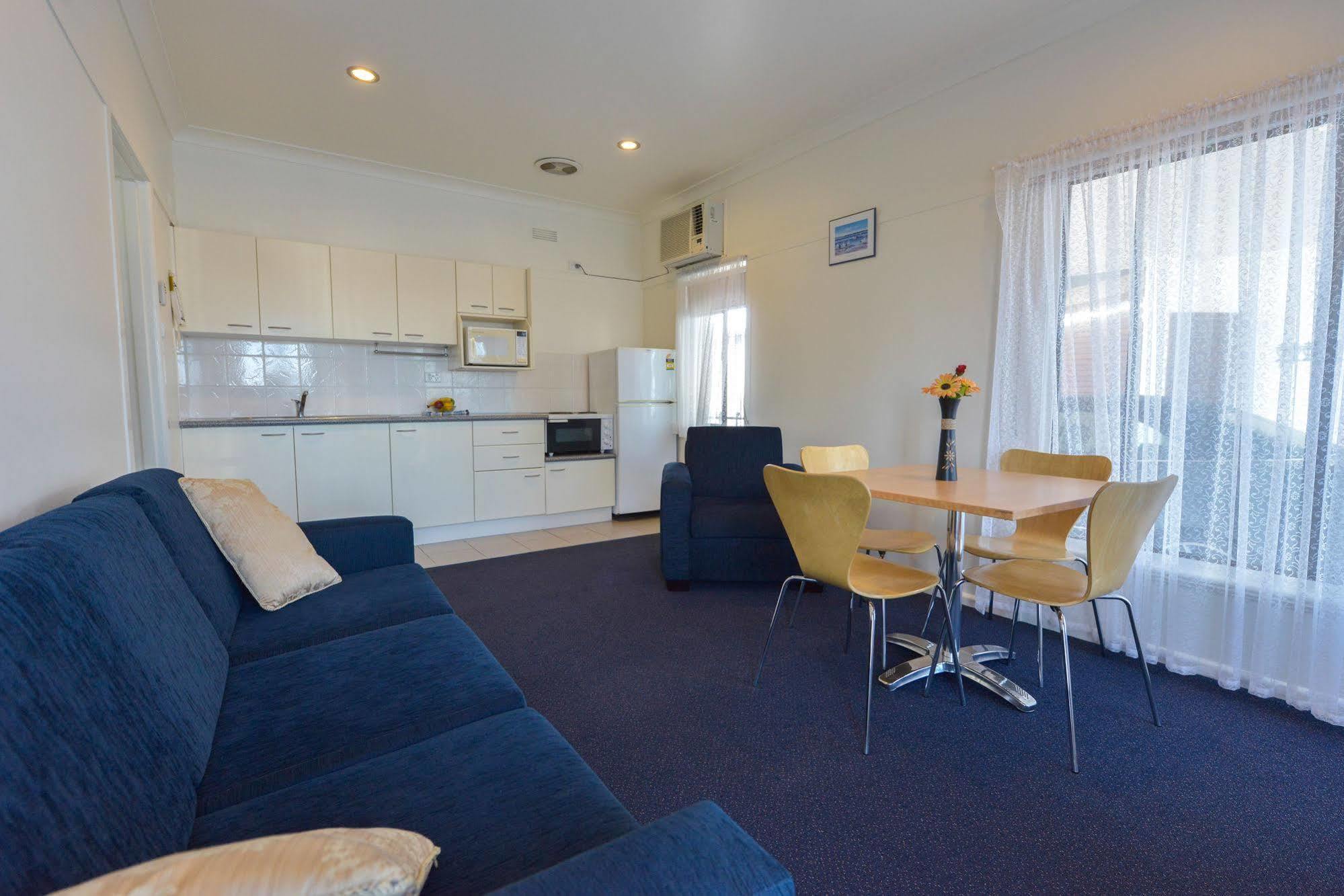 Heyfield Motel And Apartments Lakes Entrance Exteriör bild