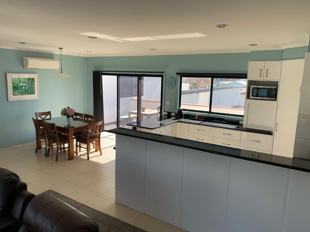 Heyfield Motel And Apartments Lakes Entrance Exteriör bild